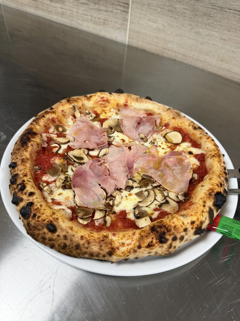 Prosciutto e funghi