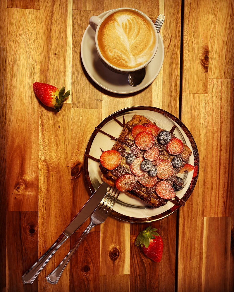 DESAYUNO FRANCES II, UNAS DELICIOSAS FRENCH TOAST CON CREMA DE CACAO Y FRUTOS ROJOS