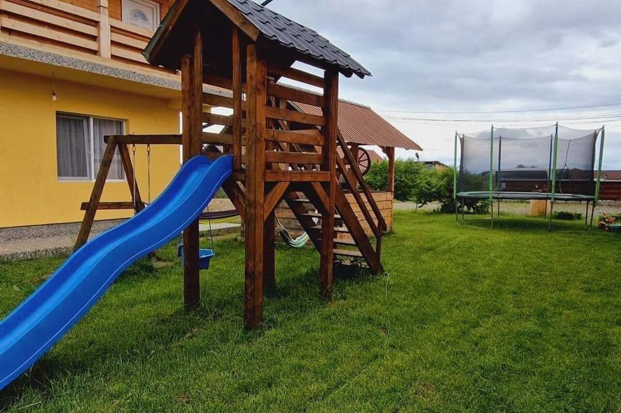 Loc de joacă pentru cei mici