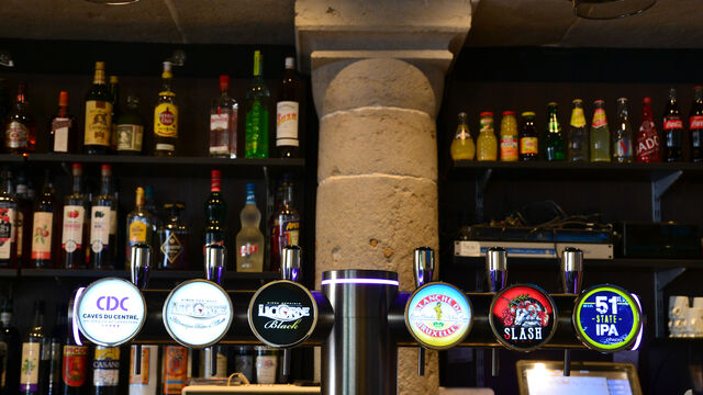 Nos Bières : Licorne Authentique ou Black, Blanche de Bruxelles, Slash Red & 51 State IPA
+ un large choix de bière en bouteille