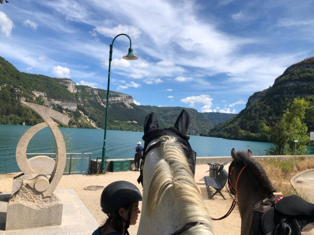 Balade à cheval, avec des ânes, en traineau...