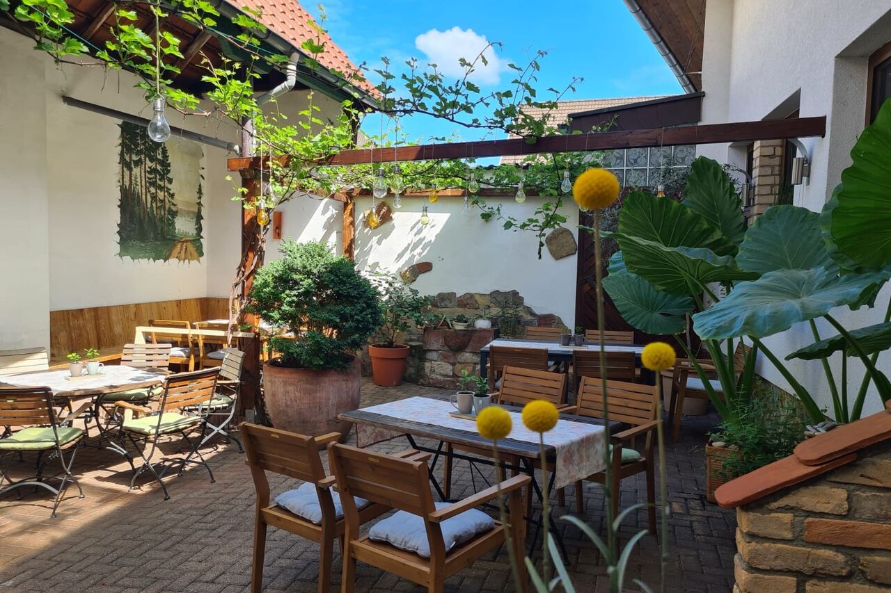 Entspannen Sie sich in unserem Außenbereich mit Terasse...