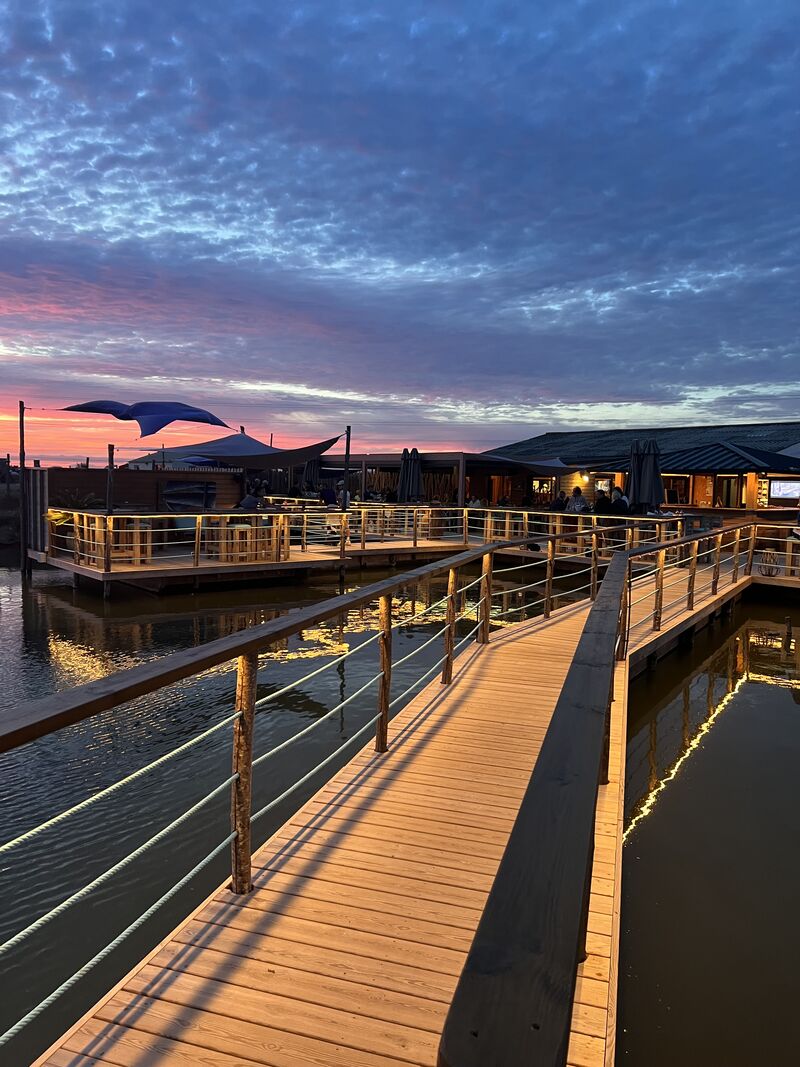 Entrée par le ponton du Pilotis 