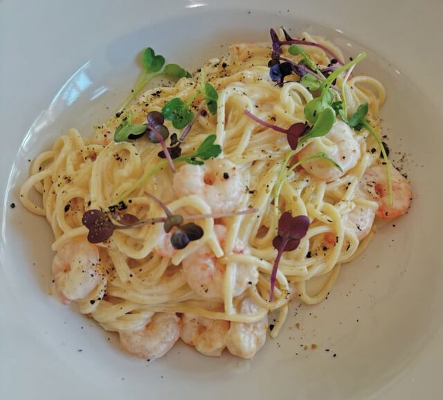 Pasta cremosa con gambas 