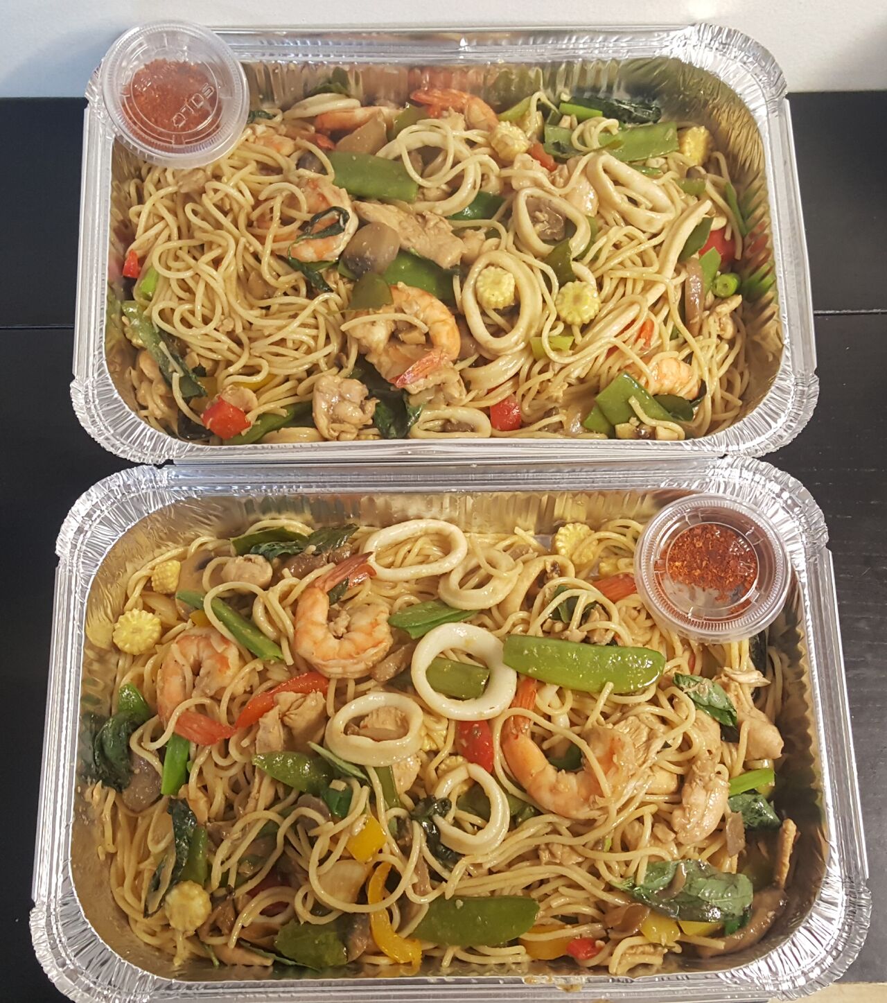 Pad Khi Mao: Poulet, Crevettes, Encornets, Spaghetti façon Thaï (épicé) Sur Cde ( 2 potions minimum )
