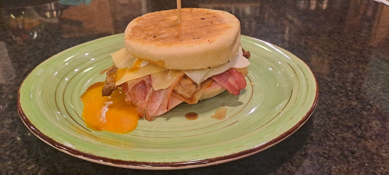 Prego em Pão Guloso 