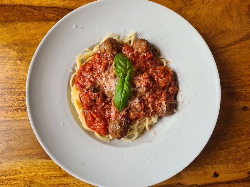 Špagety s masovými kuličkami