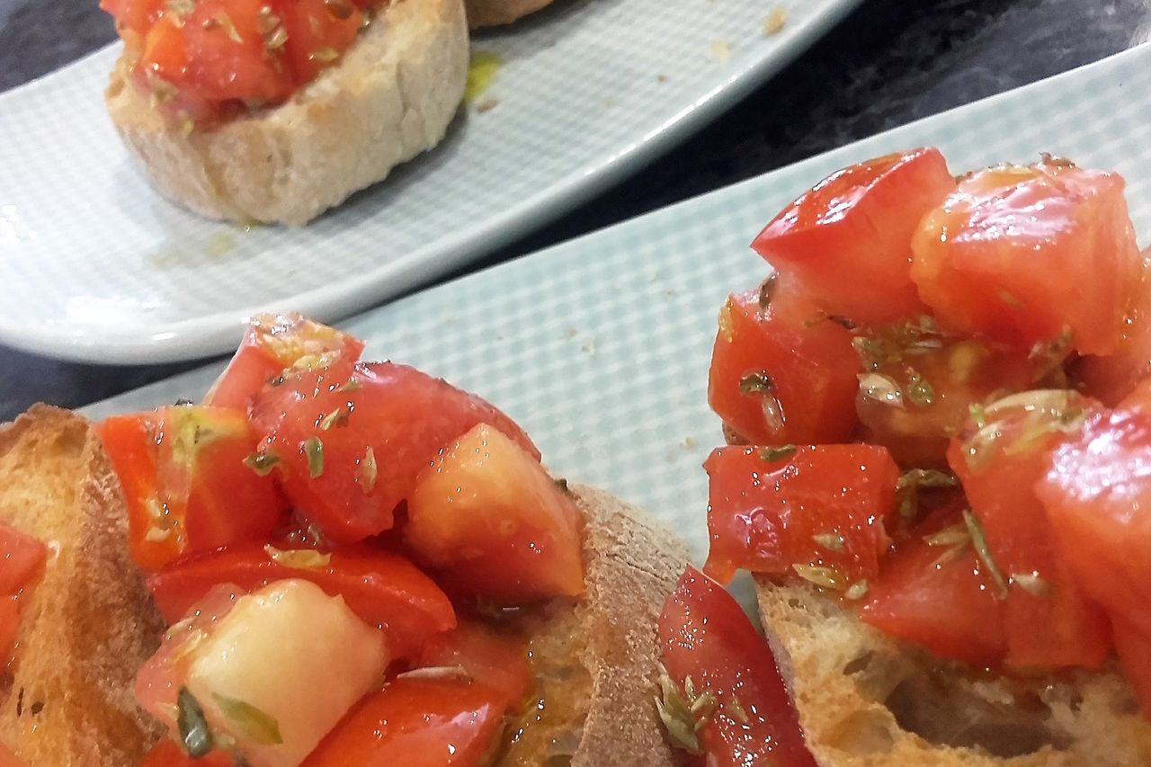 Tiborna de Tomate