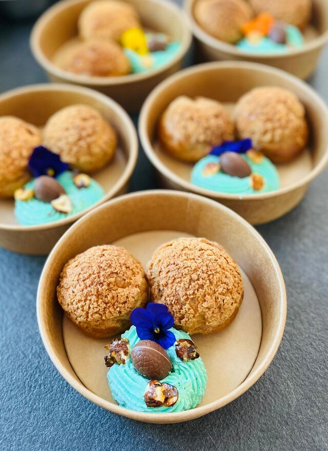 Choux Craquelin mousse praliné et noisettes concassées
