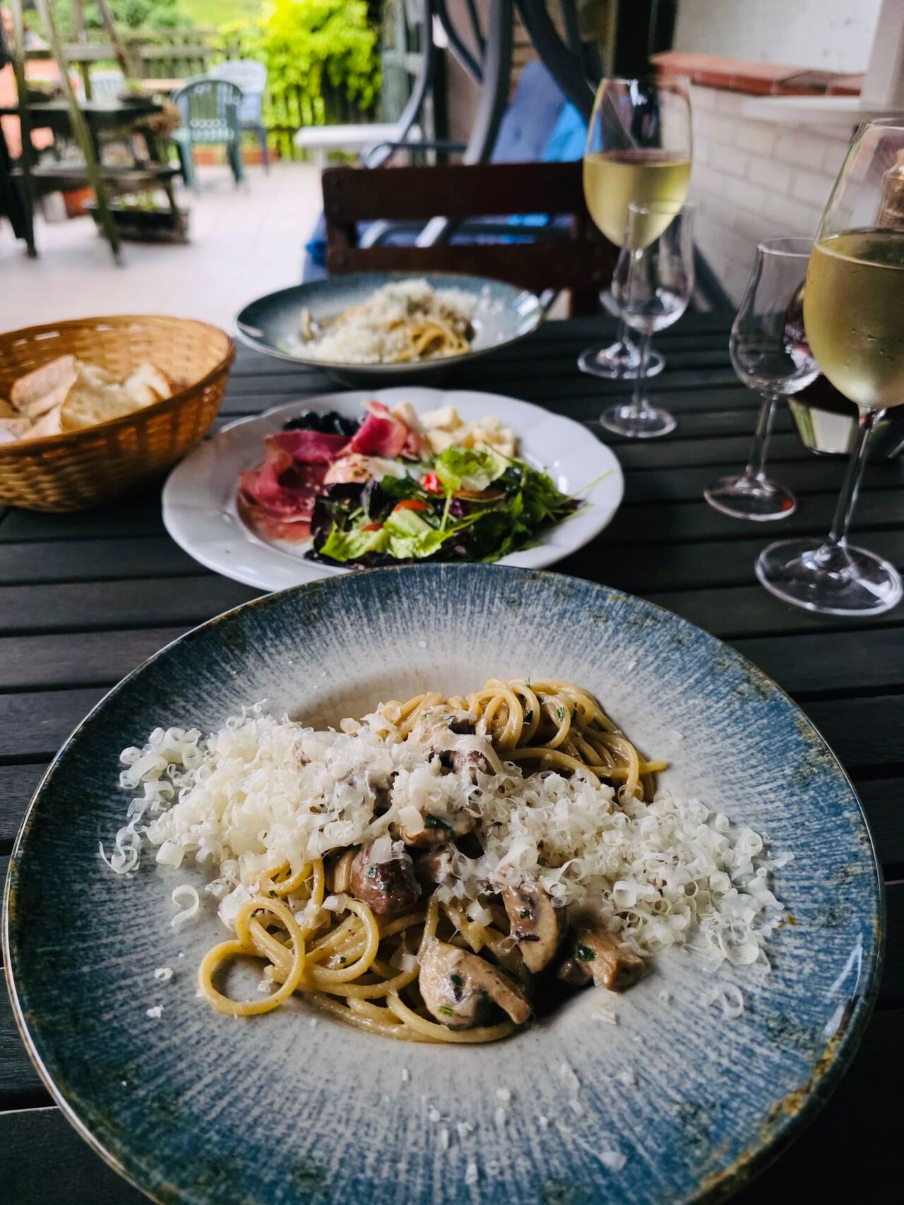 Fresh pasta s hříbky a bílým vínem