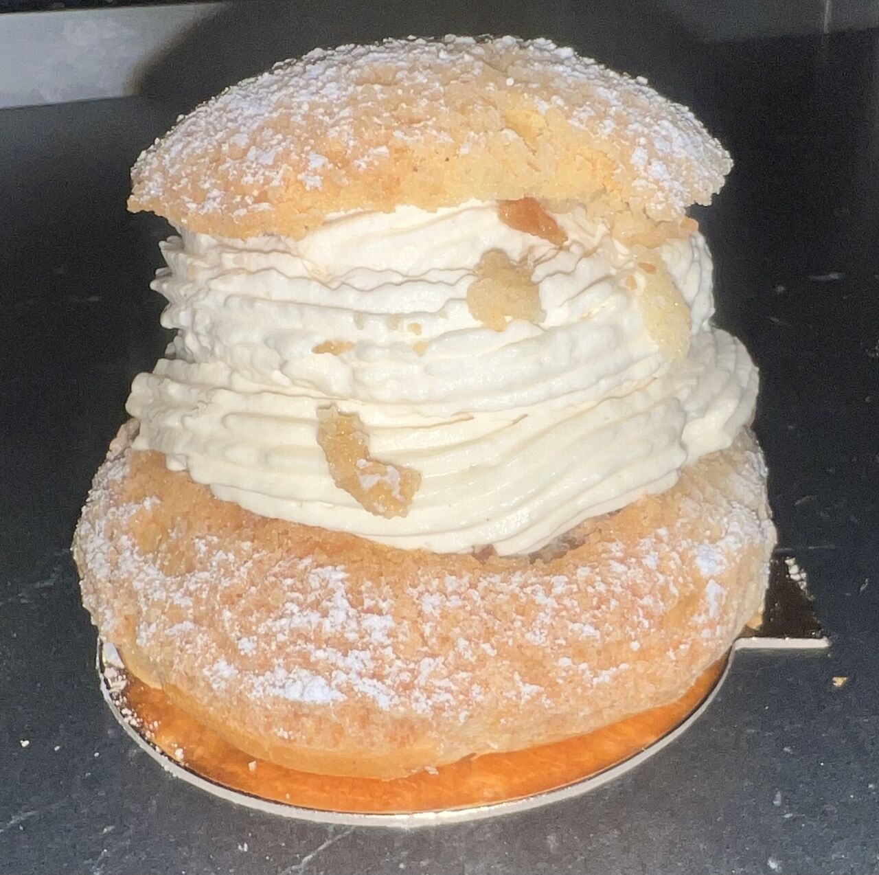choux vanille pralin