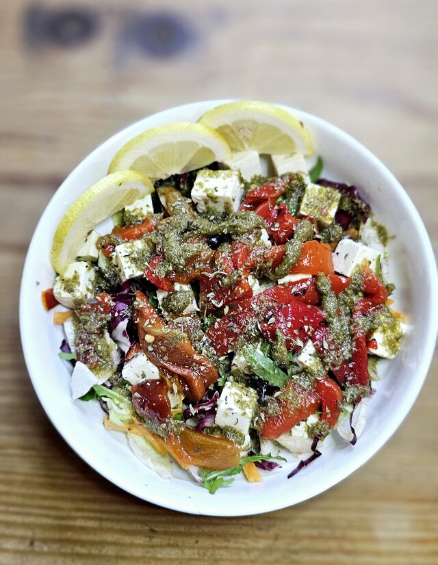 Salada de Queijo Feta & Pimentos Assados