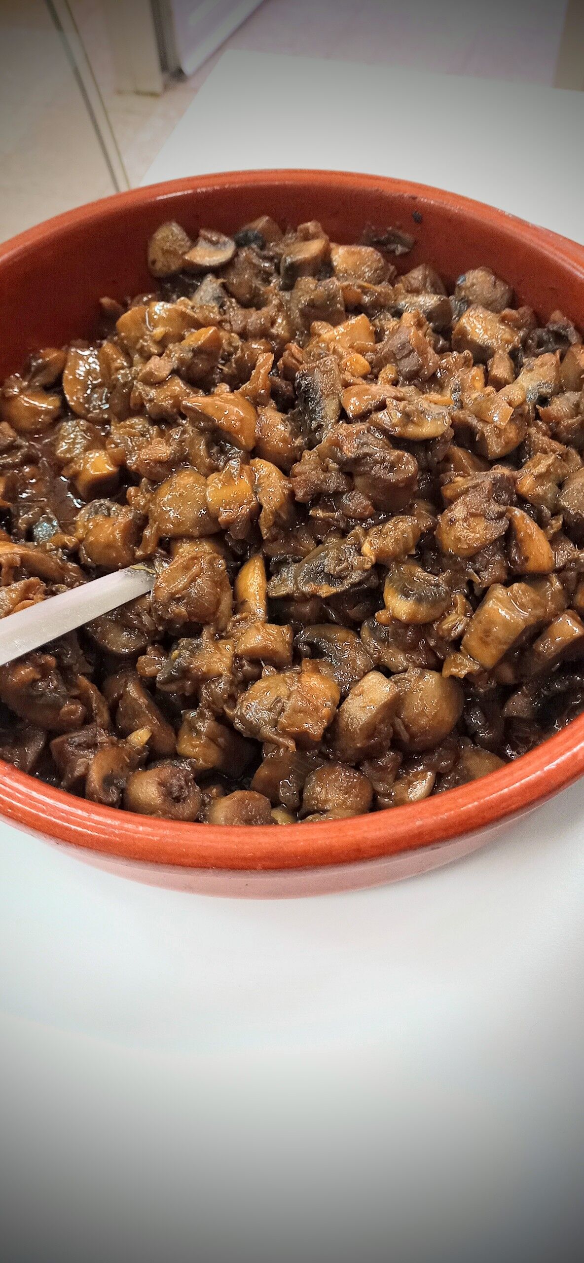 Champiñón encebollado