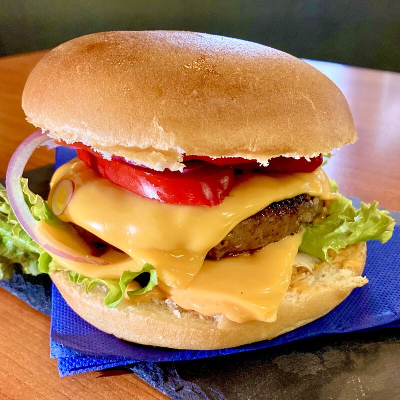 Il gusto del cheese burger fatto con ingredienti genuini e del territorio 