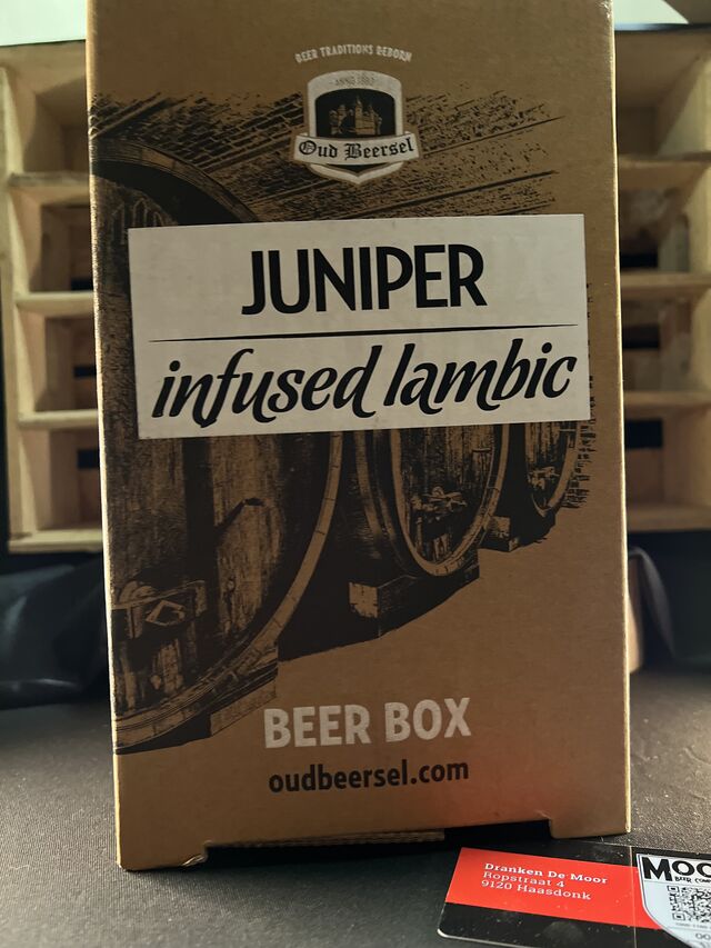 Oud Beersel Beer Box Juniper infused Lambic