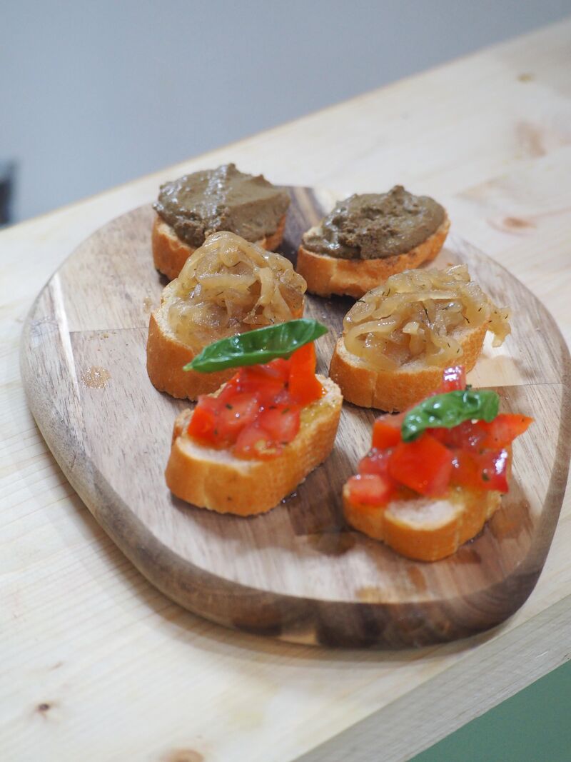 Tris Crostini
