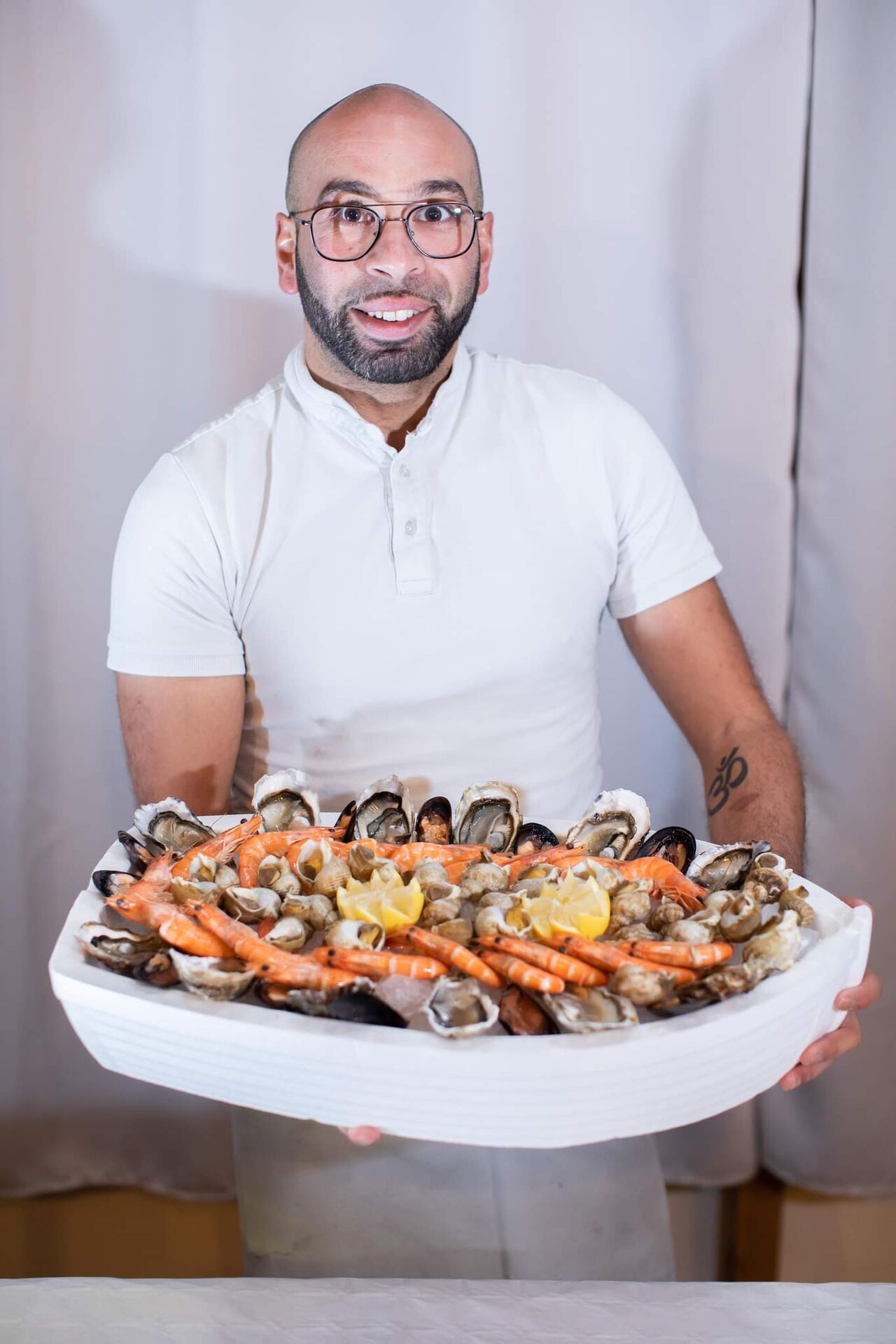 Fruits de mer 25 €/ pers - 40€ pour 2 ( Supplément maison: aïoli 2.50€/ mayonnaise 2 €/ vinaigre de vin échalote 1.50€)