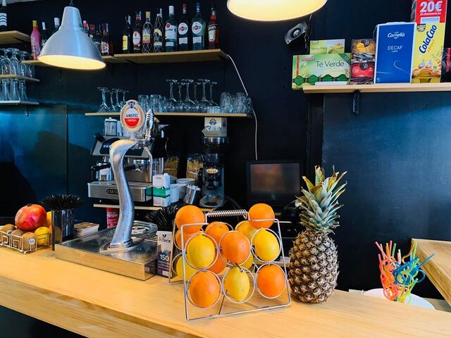 bar