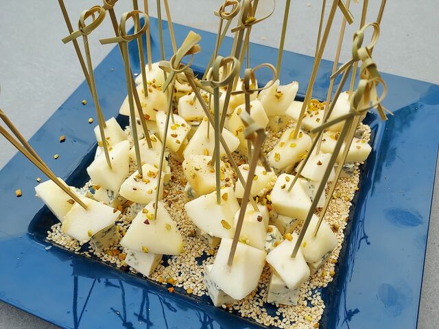 poire et fourme d ambert, des de pistaches