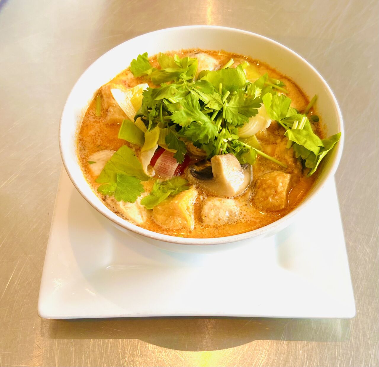 Zitronengrassuppe mit Tofu & Gemüse