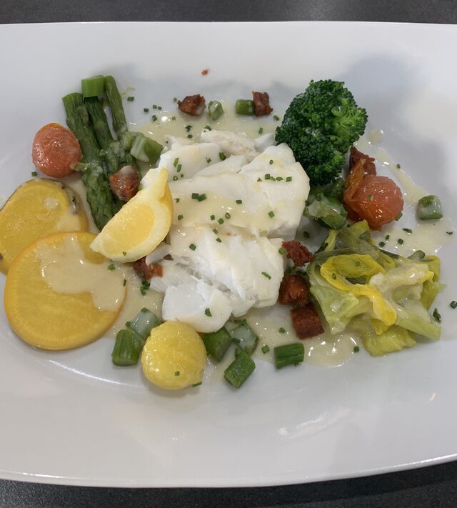 Cabillaud vapeur esclivade de légumes 