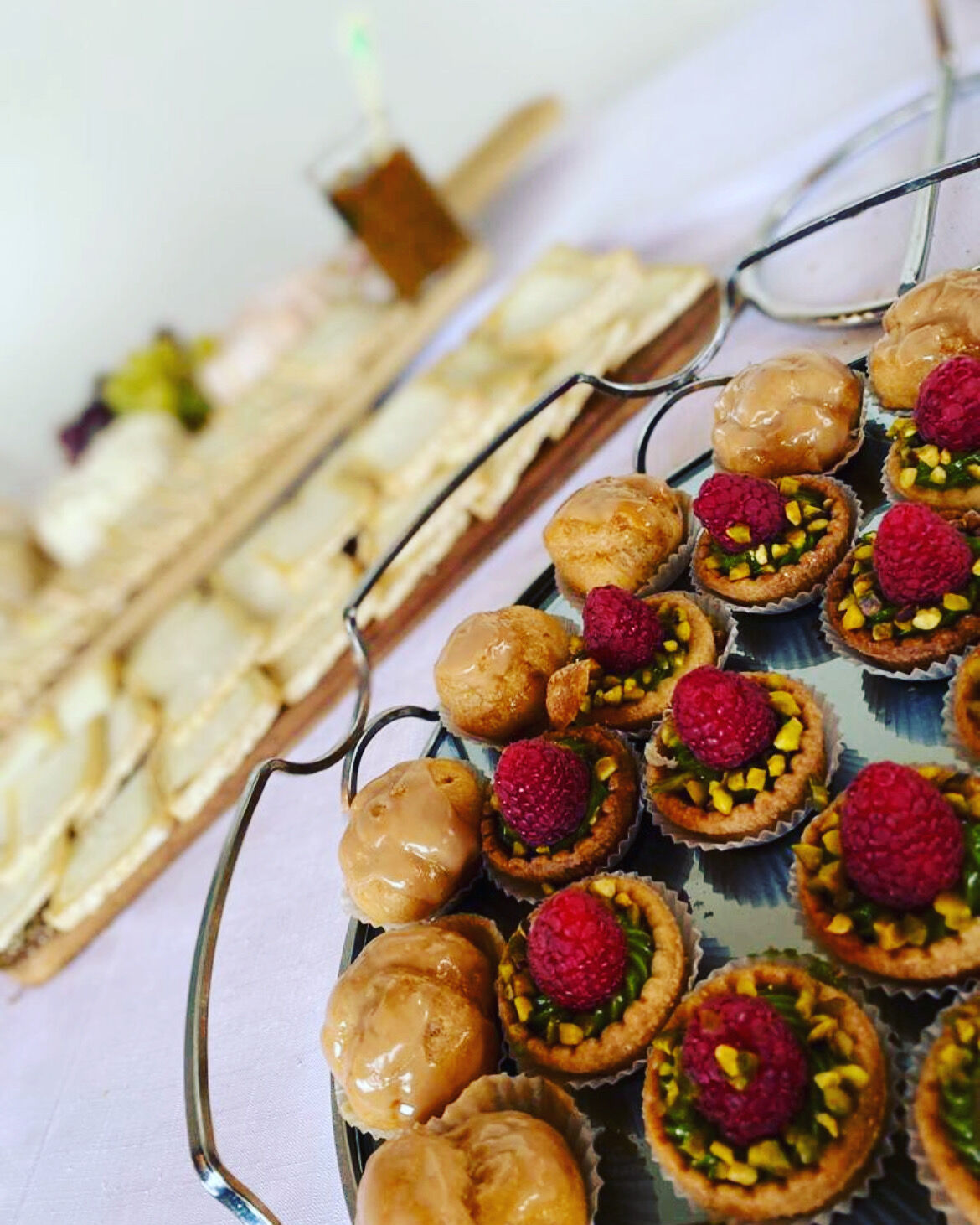 tartelette pistache framboises, chou café