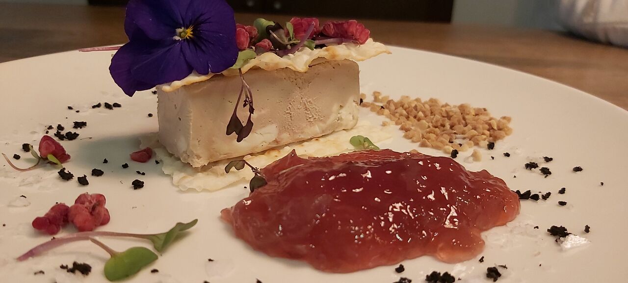 Miljhoja de Foie y Queso de Cabra acompañada con Mermelada de Higos