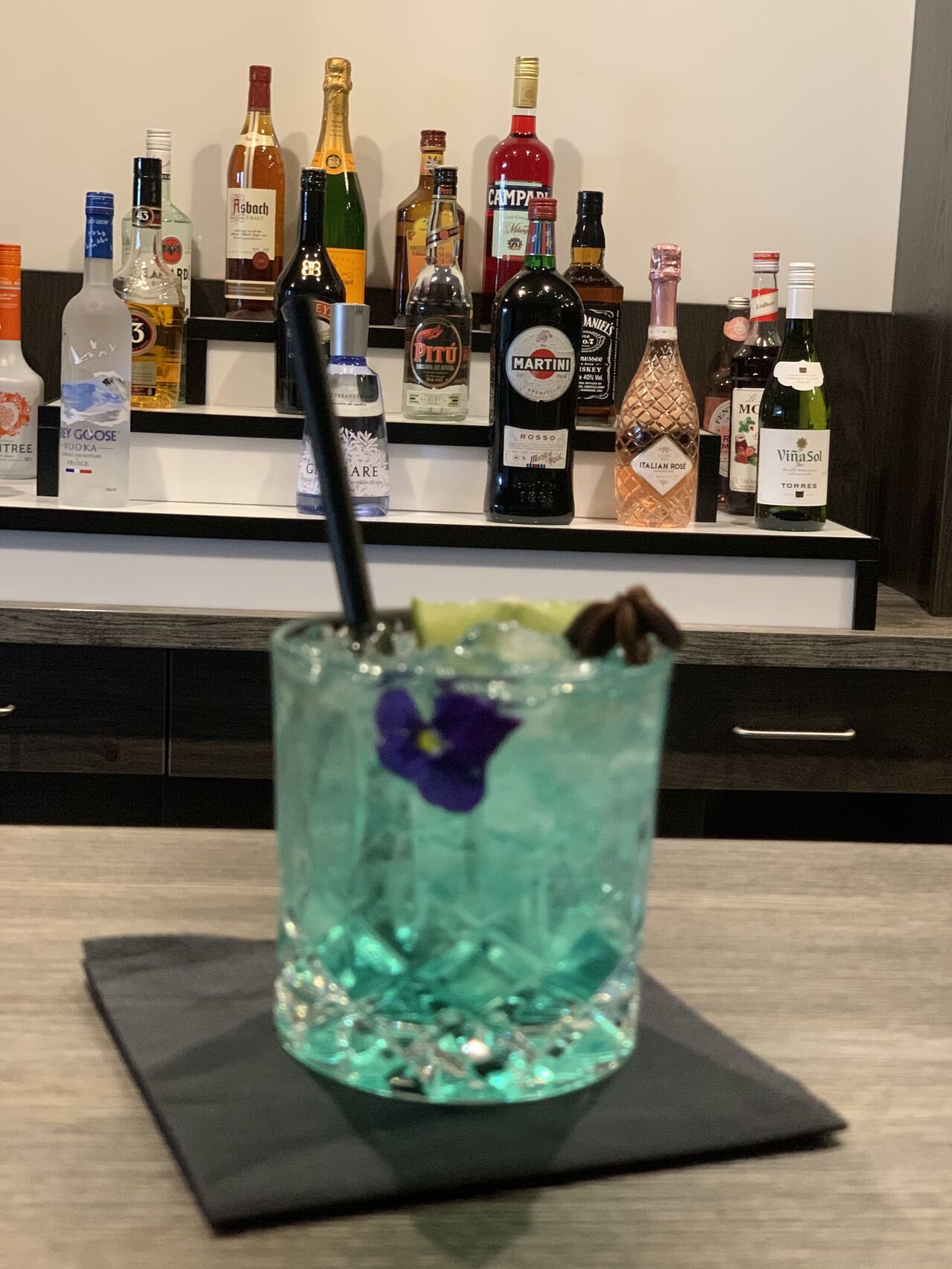 Pep
Gin , Pfefferminze Sirup , lime juice 