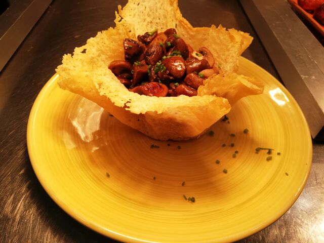 Cogumelos em Cesto Parmesão