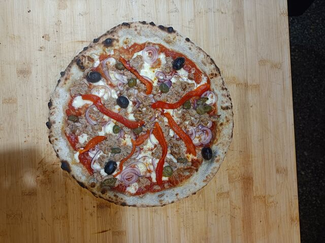 Pizza Tonno - Base tomate et pâte classique 
