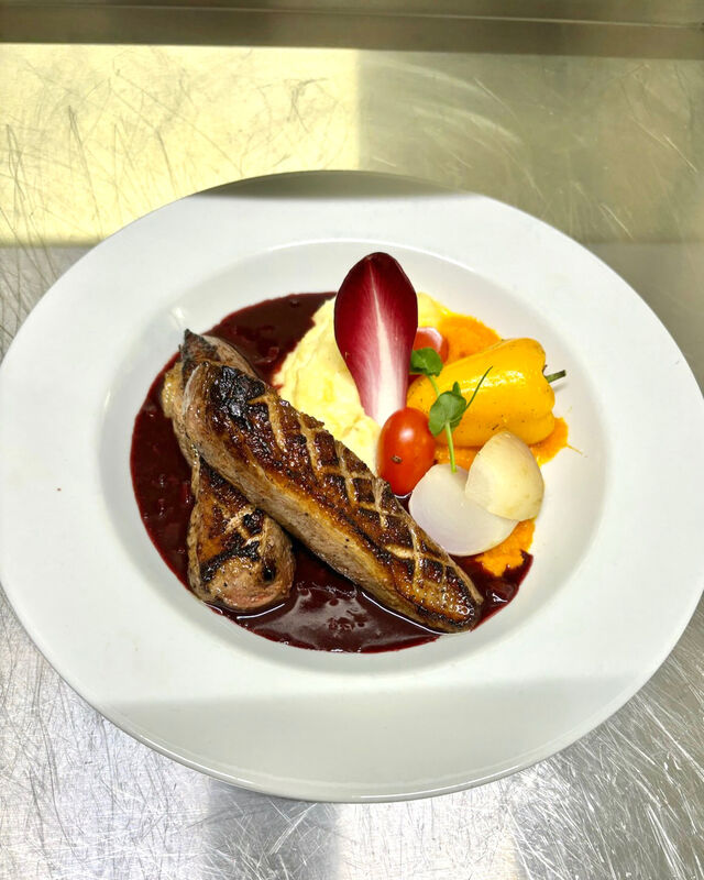 Magret de Canard, sauce aux griottes