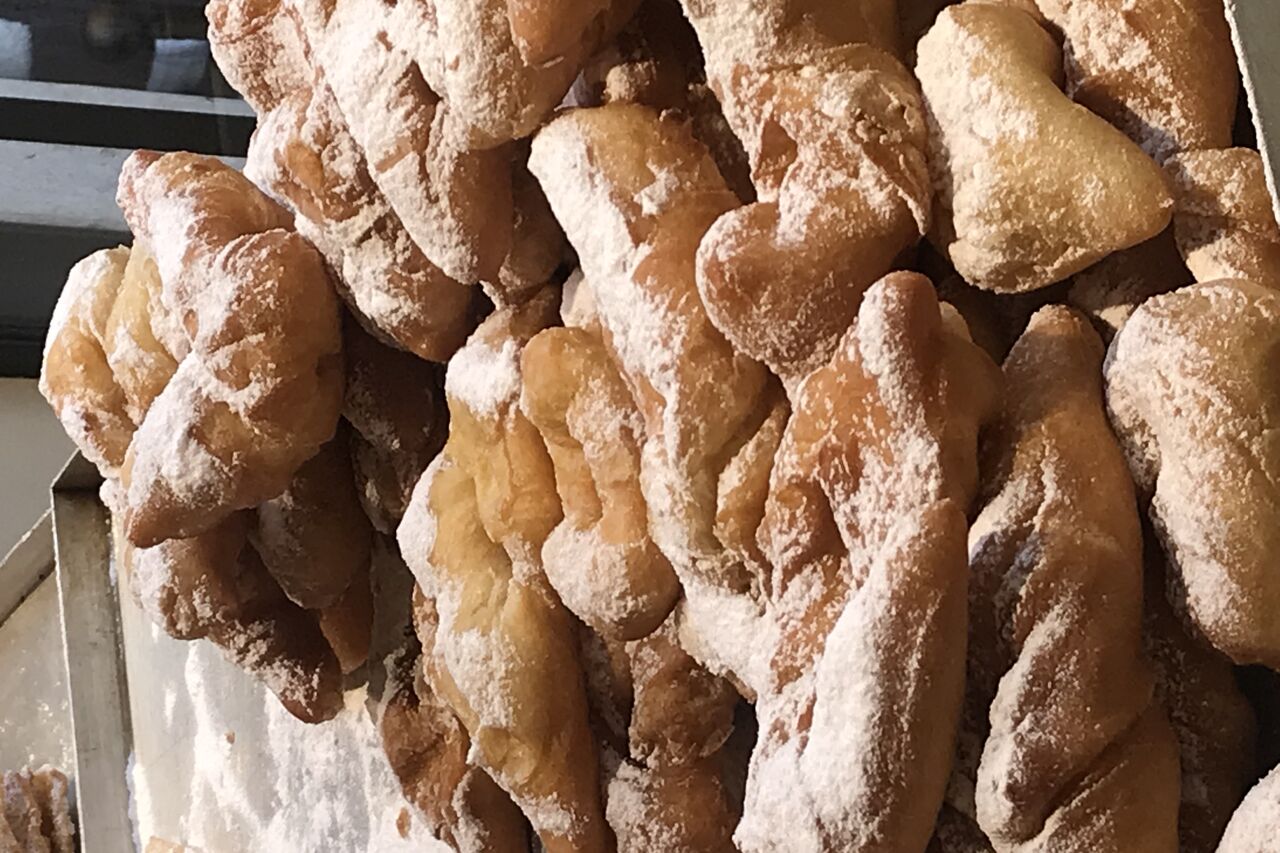 Bugnes moelleuses ou craquantes