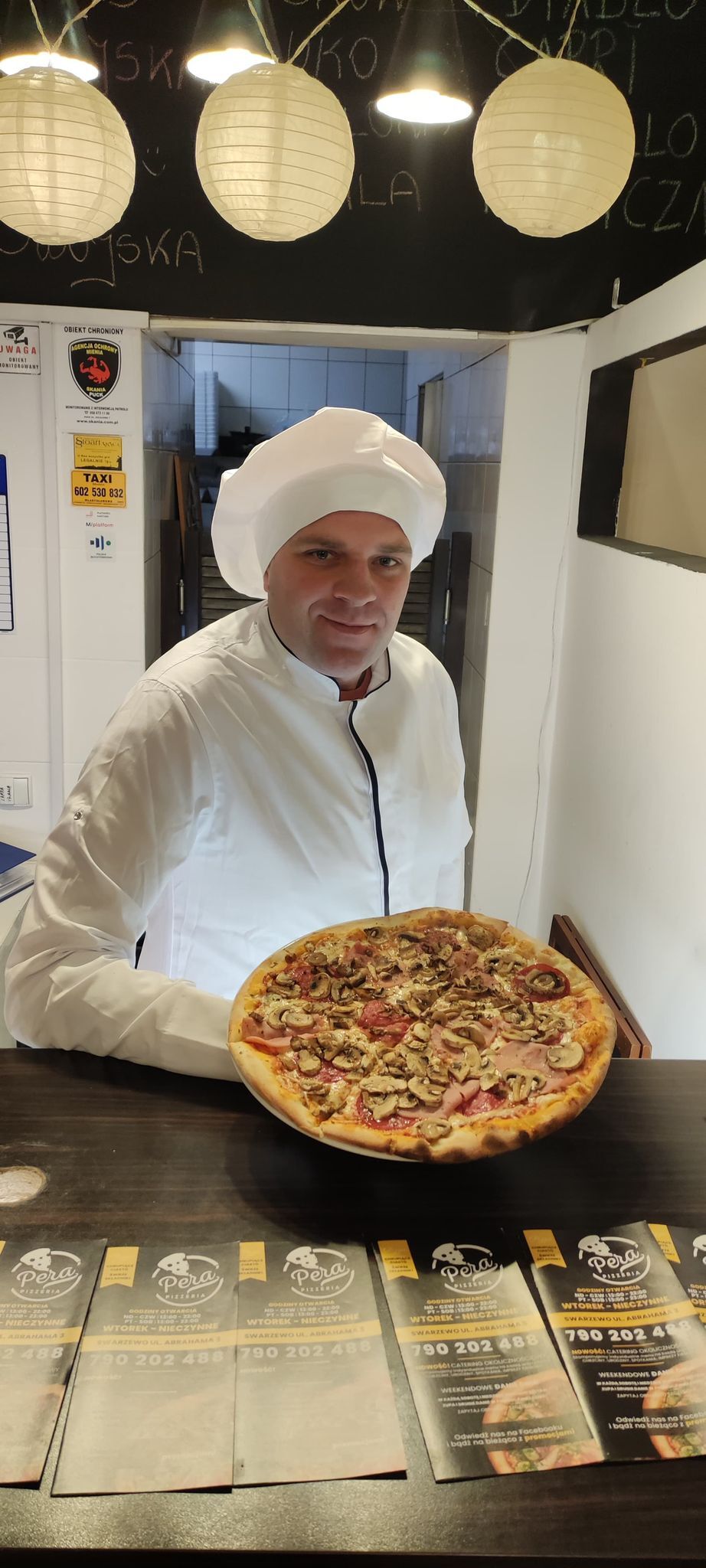 Sam szef podaje prosto do stołu ;)