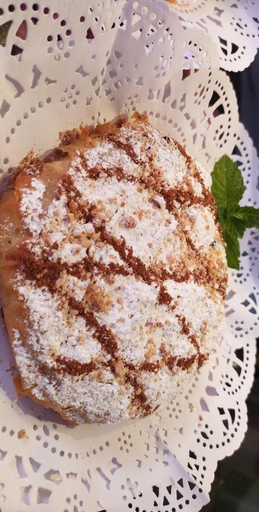 Pastela de pollo y almendras