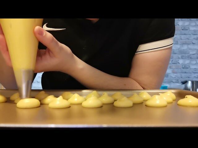 Méthode de Pochage des Choux pour une pièce montée, un st honoré, une religieuse ou autre...