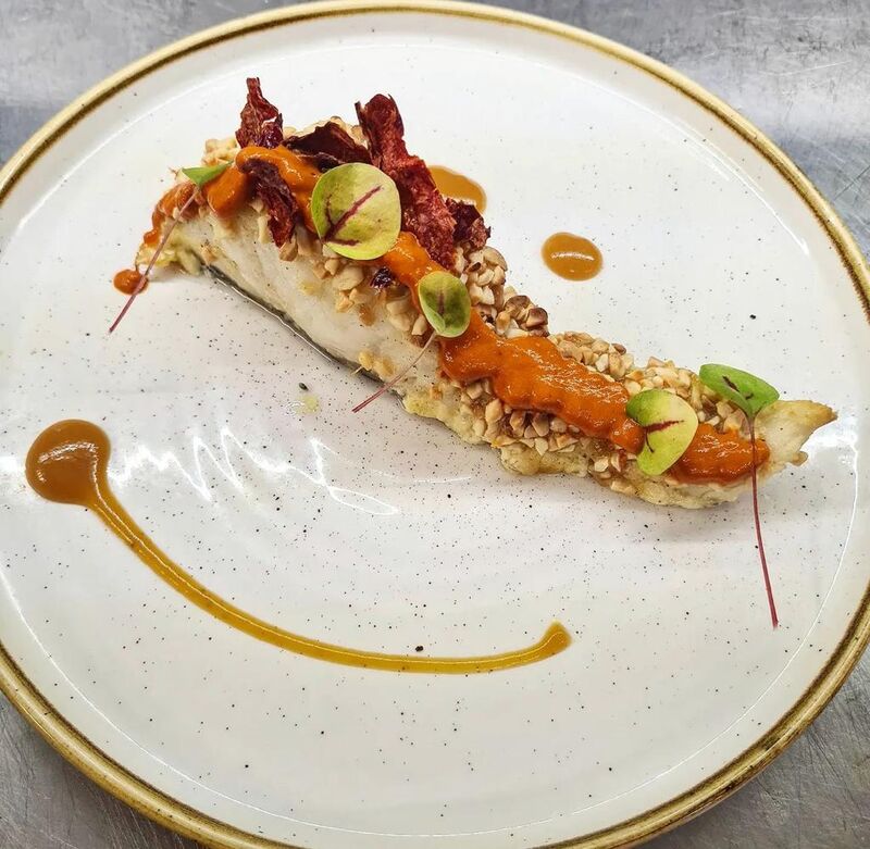 Baccalà cotto a vapore con peperone crusco in crosta di arachidi