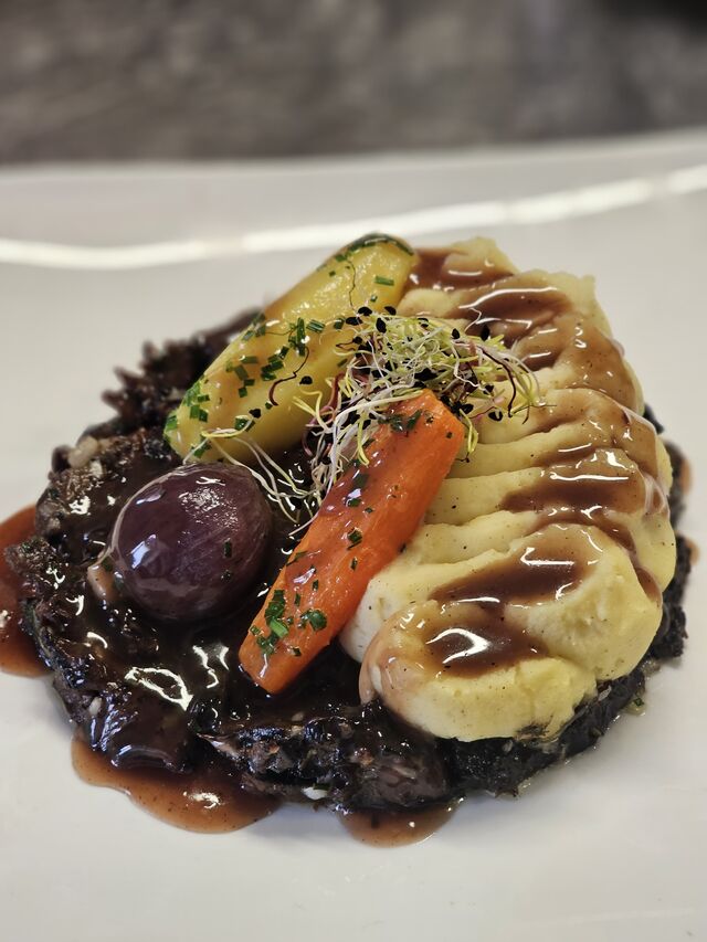 La joue de boeuf effilochée, légumes vapeur 