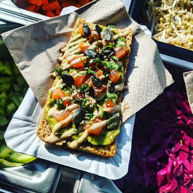 TAOST SAUMON poke and cream