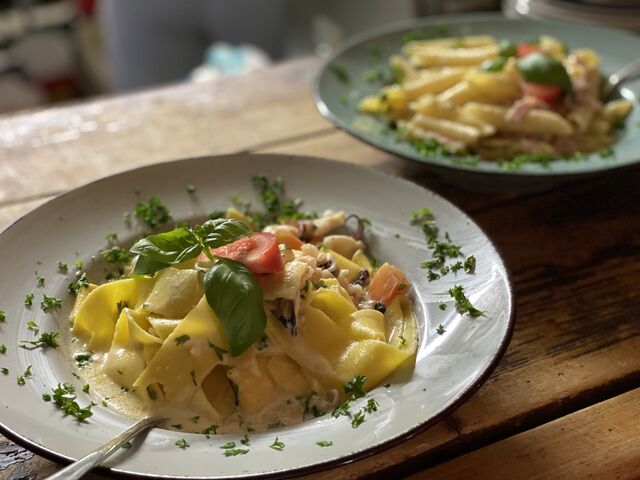 Tagliatelle mit Meeresfrüchten & Rigatoni Panna