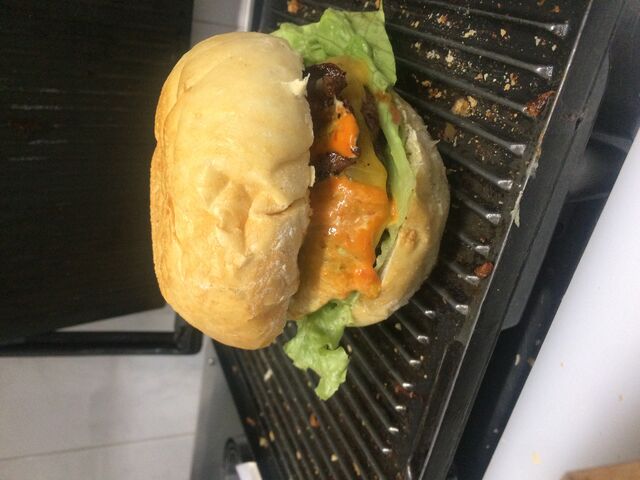 HAMBURGUESA DE COCHINO NEGRO