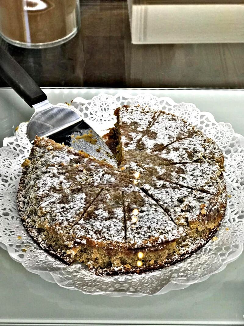 Toucinho do céu, doce Português feito com farinha de amêndoas.