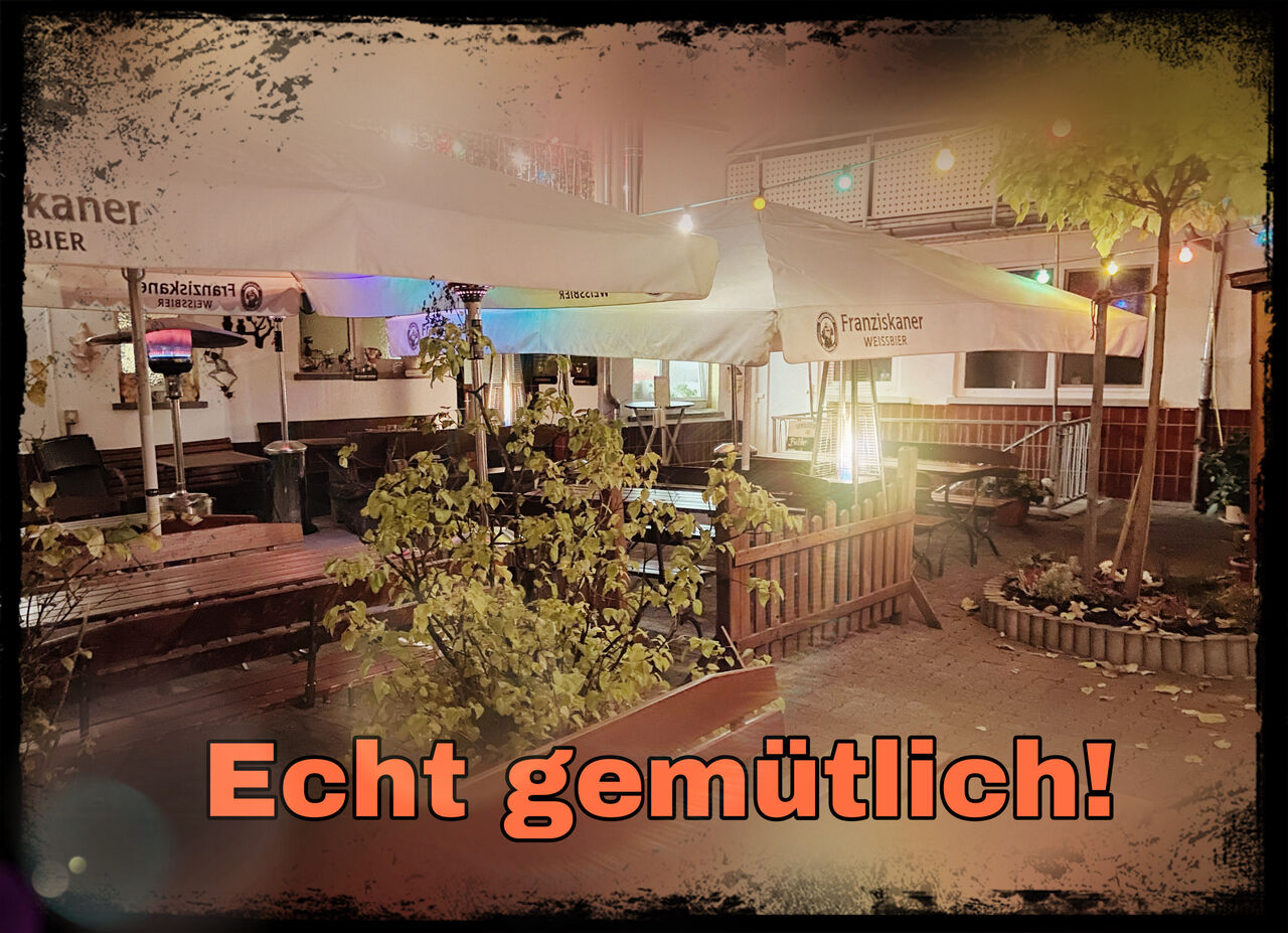 Biergarten im Herbst / Winter