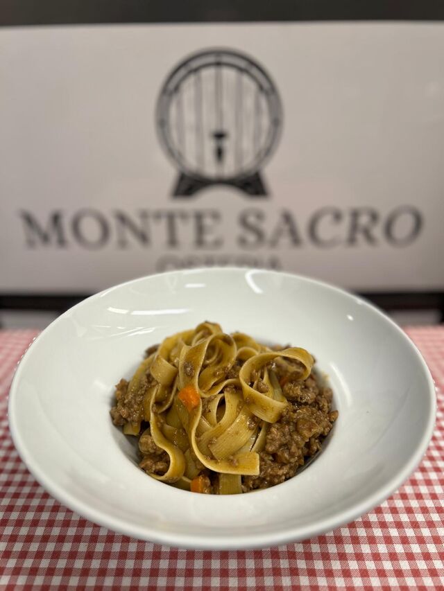 Tagliatelle mono grano con ragù di coniglio di Carmagnola