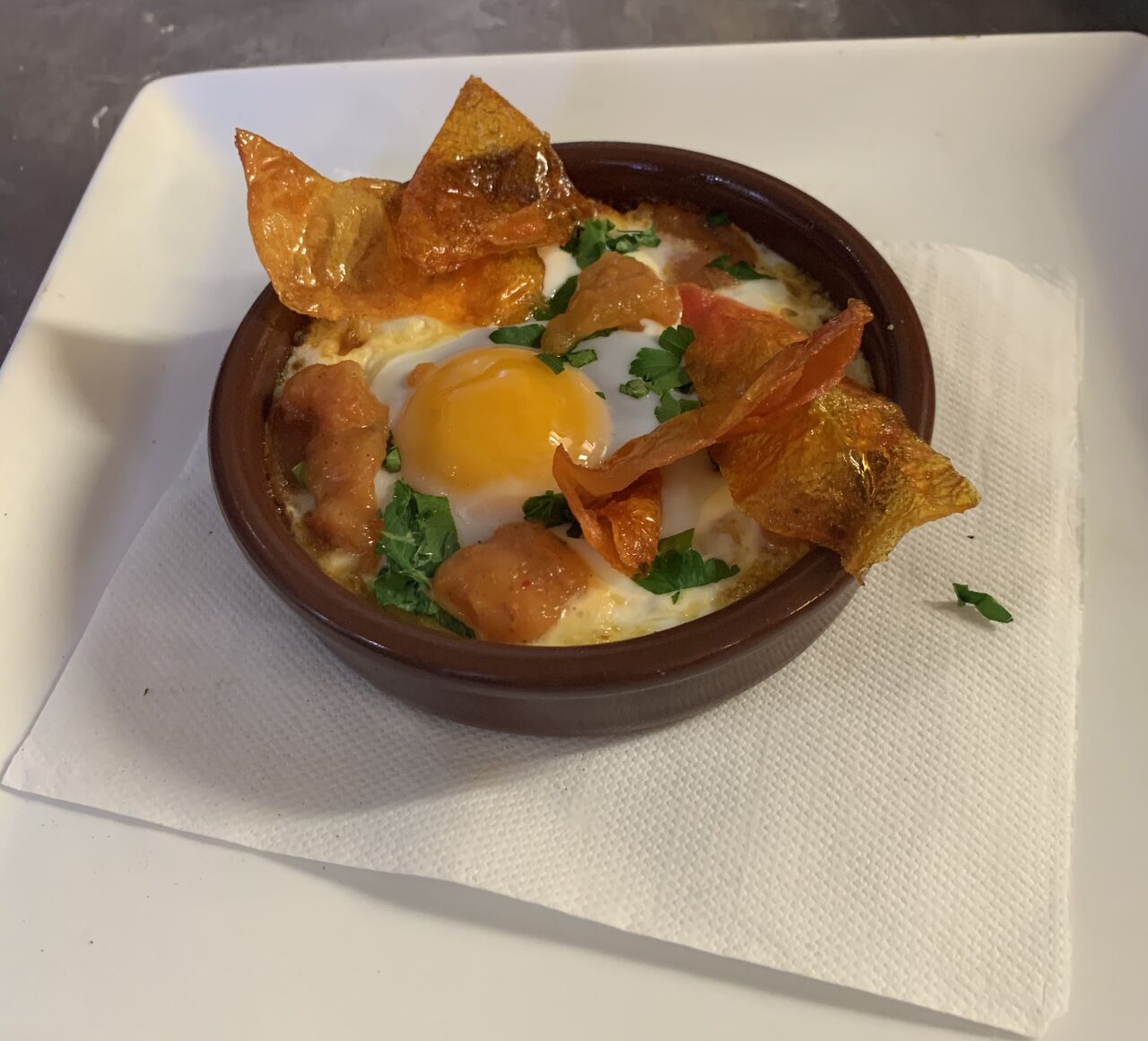 Œuf cocotte concassées de tomates
