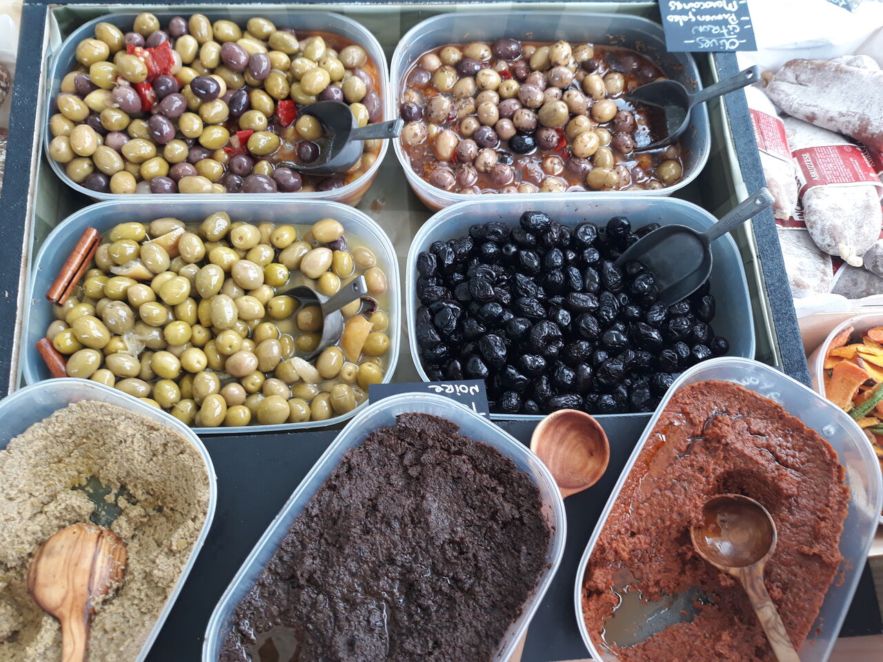 Immanquables ! les olives et tapenades 