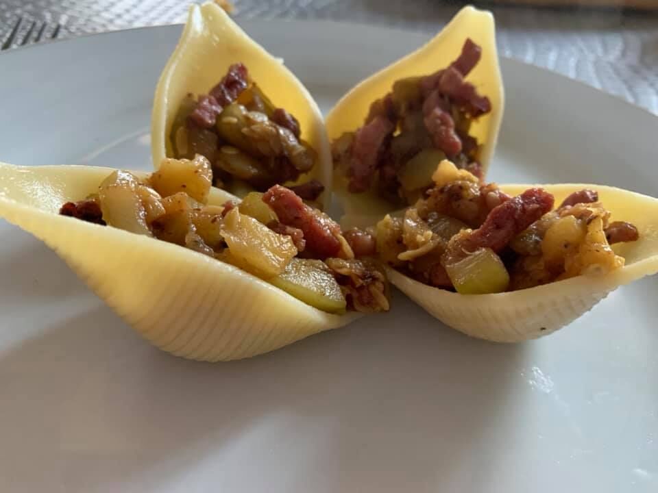 Pâtes farcies courgettes lardons