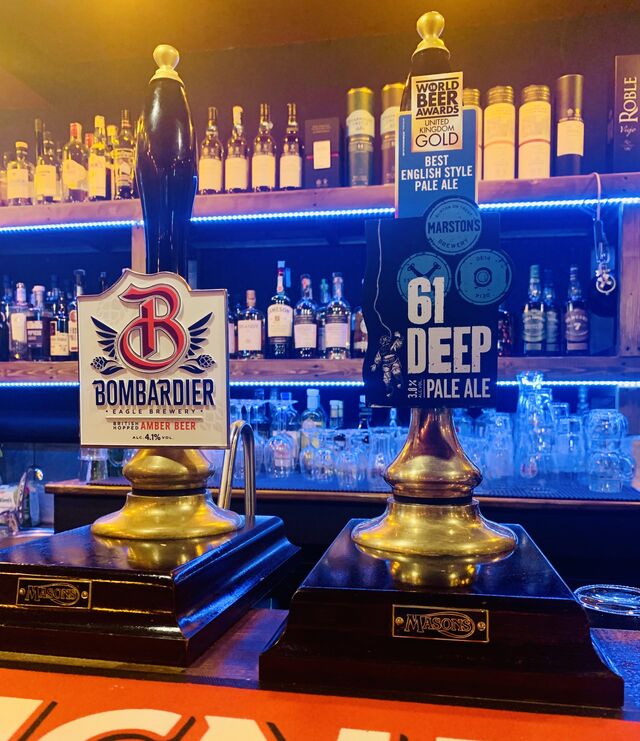 Bombardier Bitter & 61 Deep Pale Ale
Le nostre birre alla pompa 🏴󠁧󠁢󠁥󠁮󠁧󠁿🍻