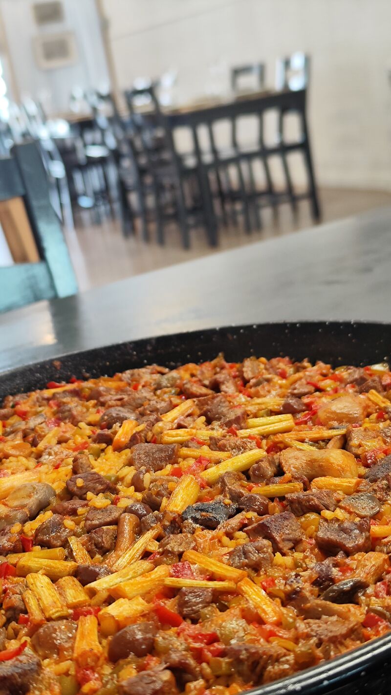 Arroz de secreto ibérico y ajetes tiernos