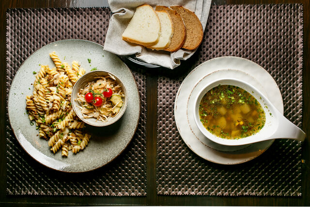 Как всегда самые вкусные ланчи - у нас в пабе!
Ждем вас на сытный обед по будням с понедельника по пятницу с 12.00 до 16.00!
