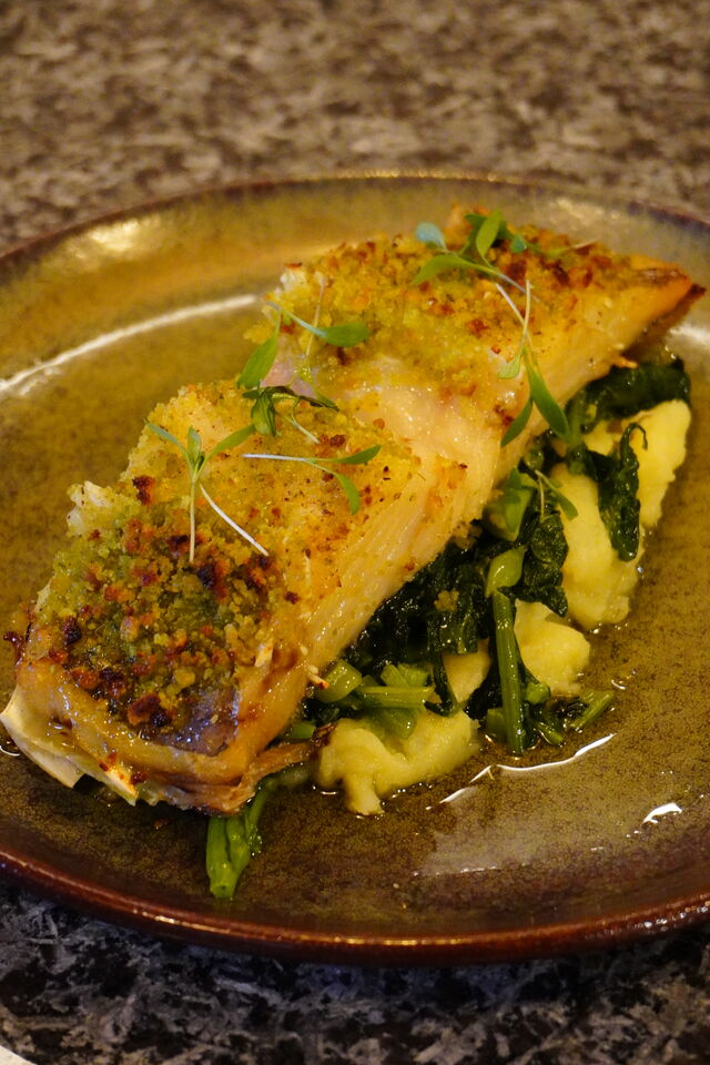 Bacalhau Confitado, Grelos, Esmagada de Batata, Pão Ralado de Broa